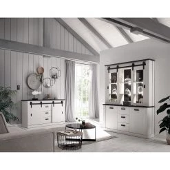 Ridgevalley Vaisselier Shutter II - Imitation pin blanc 10 Ridgevalley Vaisselier Shutter II - Imitation pin blanc -Meubles de salle à manger Soldes Magasin 1000348682 220505 021 MOOD DETAILS P000000001000348682 mood