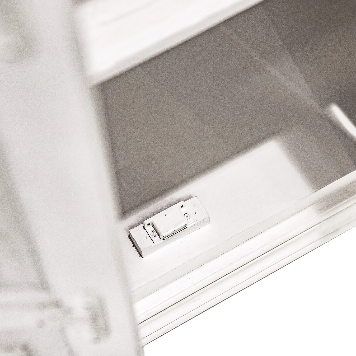 Ridgevalley Armoire Missoula - Manguier massif - Blanc vintage 5 Ridgevalley Armoire Missoula - Manguier massif - Blanc vintage – Image 5