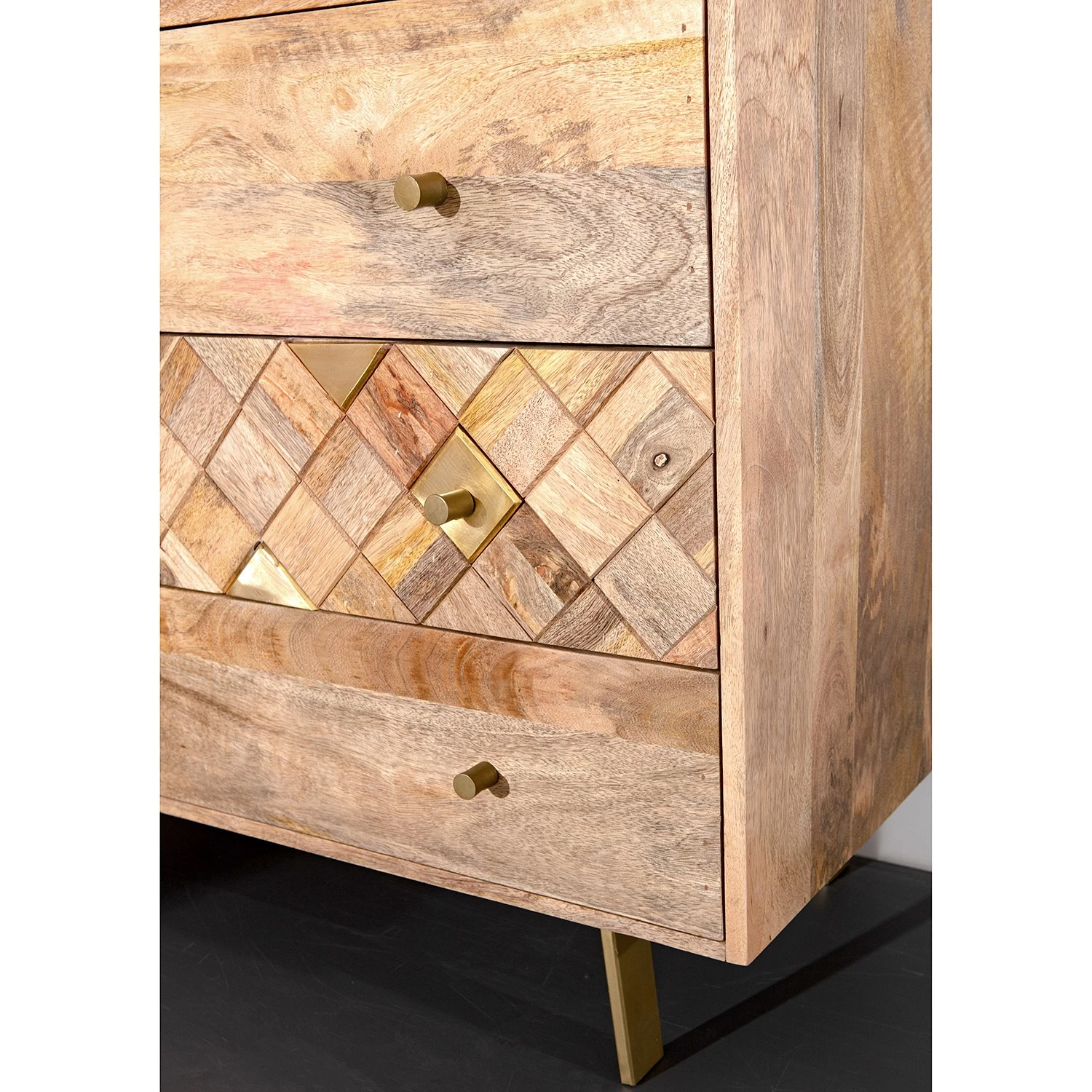 Naturoo Commode Yearby - Manguier massif - Manguier / Doré 4 Naturoo Commode Yearby - Manguier massif - Manguier / Doré – Image 4