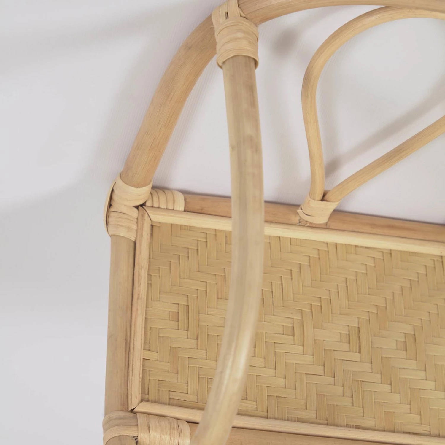 Naturoo Étagère murale Mansa - Étagère : rotin<br>Structure : bambou massif verni 5 Naturoo Étagère murale Mansa - Étagère : rotin<br>Structure : bambou massif verni – Image 5