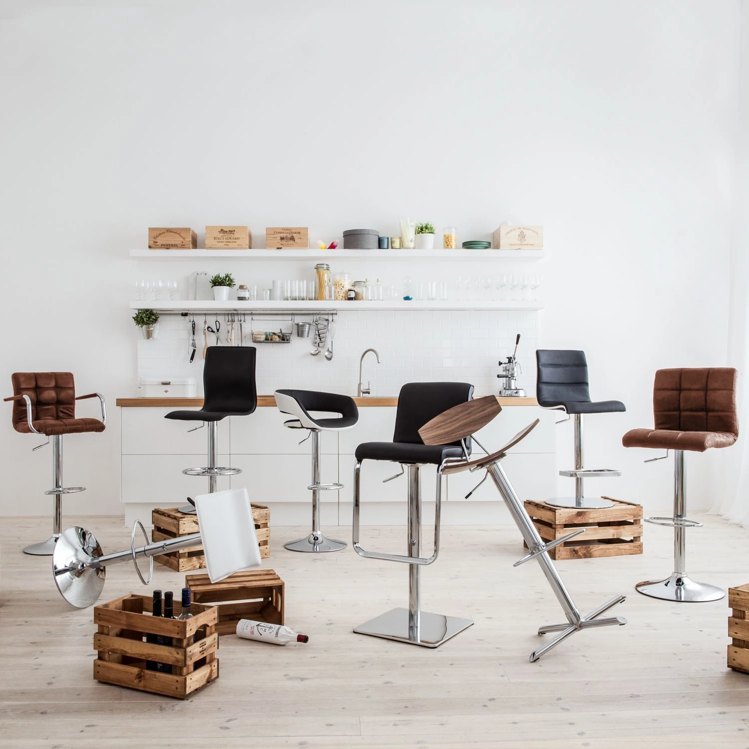 Fredriks Chaise de bar Fitzgerald - Marron vieilli / Chrome - 1 chaise 2 Fredriks Chaise de bar Fitzgerald - Marron vieilli / Chrome - 1 chaise – Image 2