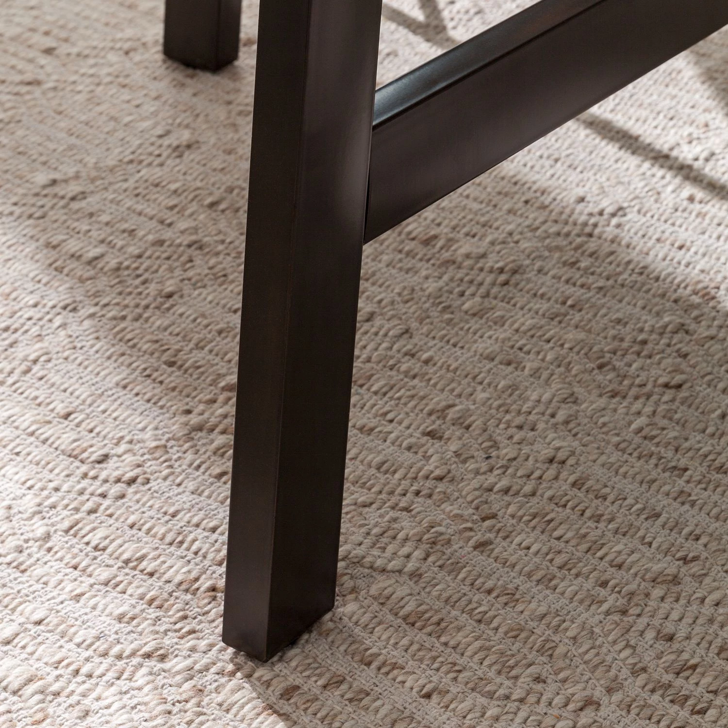 Ars manufacti Table Tamati II - Pin massif / acier inoxydable - pin / noir 6 Ars manufacti Table Tamati II - Pin massif / acier inoxydable - pin / noir – Image 6