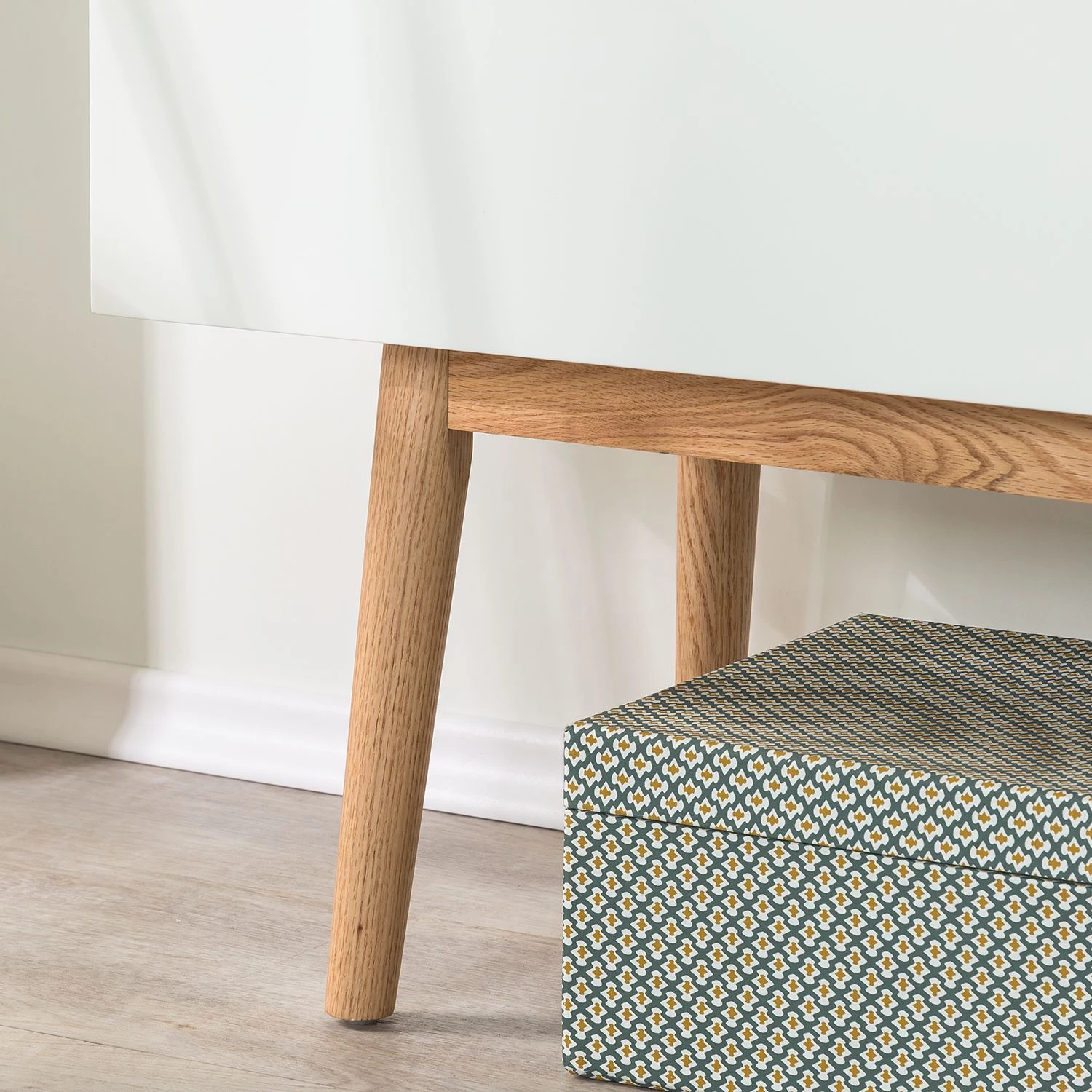 Mørteens Buffet Lindholm III - Partiellement en chêne massif - Blanc 7 Mørteens Buffet Lindholm III - Partiellement en chêne massif - Blanc – Image 7